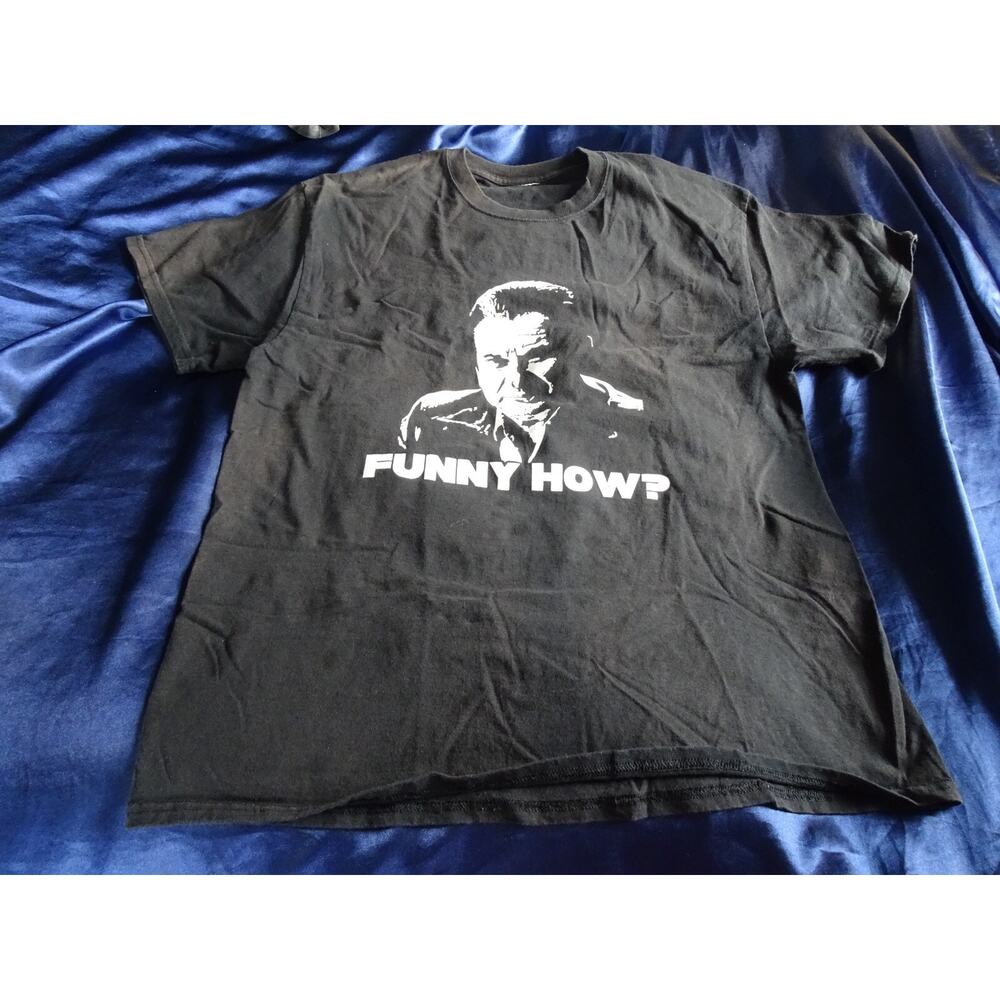 Stencil Graphic Print Joe Pesci Funny How? Movie Quote Fan T Shirt Faded Black L